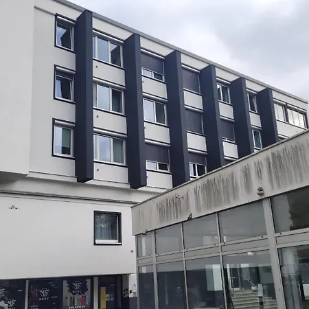 Am Bahnhof Und Uniklinik